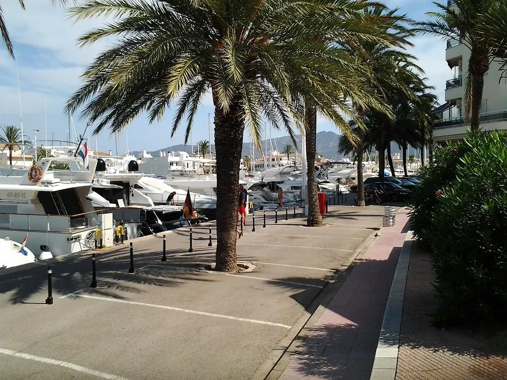 דירות אמפוריבראבה Club Nautic 3 0*,  ספרד